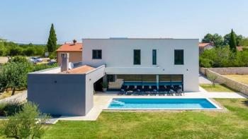 Impressionnante villa moderne dans le quartier de Rabac-Labin 