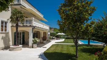 Fantastic estate in Bribir, Vinodolska Općina on 4646 sq.m. of land, with tennis terrain and pool 