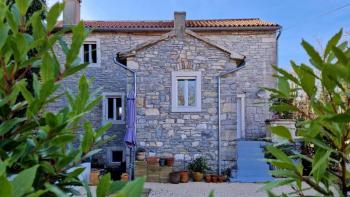 Charming stone house in Oprtalj 