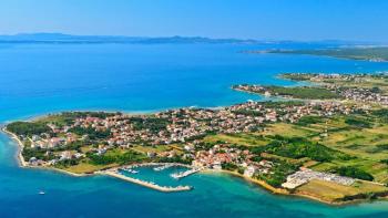 Neue Wohnung zum Verkauf in Privlaka, Zadar, 50 Meter vom Meer entfernt 