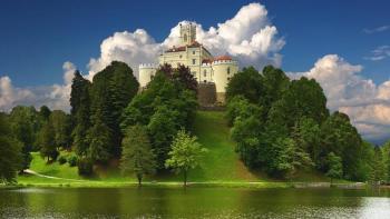 Einzigartiges Schloss am Wasser auf einer Insel in Süddalmatien auf 12.000 m². vom Land 