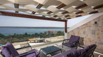 Nádherná vila v oblasti Zadaru s výhledem na moře 