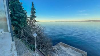 Wohnung in Opatija – 1. Linie zum Meer – ideale Investition 