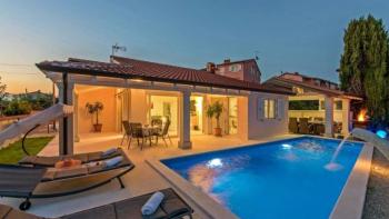 Villa úszómedencével Porec környékén 