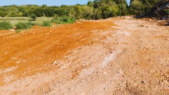 Land in Rovinj, with great potential, 1 km from the sea only 