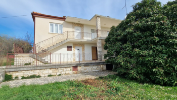 Maison avec 2 appartements à Rovinj, à 2 km de la mer 