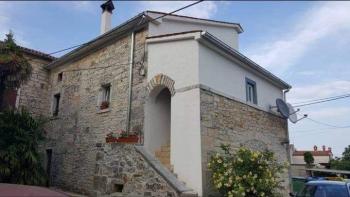 Stone house in Poreč area, 14 km from the sea 