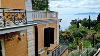 Nádherný byt v centru Opatije, s výhledem na moře 