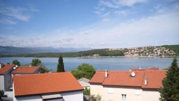 Duplex apartman Soline-ban, Dobrinjban, csodálatos kilátással a tengerre, mindössze 200 méterre a tengertől 