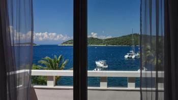Magnificent villa on the 1st line to the sea on Vis island 