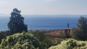 Urbanizovaný pozemek v Kozale, Rijeka, s fantastickým výhledem na otevřené moře 