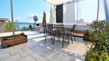 Csodálatos ház Crikvenicában, 2 apartmannal és gyönyörű kilátással a tengerre 