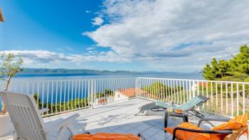 Magnifique maison indépendante de 4 appartements sur la Riviera d'Omis, à 200m de la mer seulement 