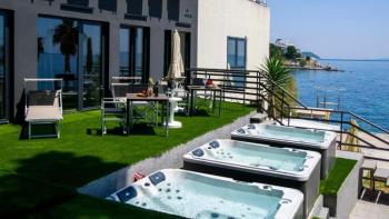 Hotel ve Splitu, 1. linie k moři 