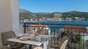 Wonderful apart-house with 4 rental units in Seget Vranjica, 2d row to the sea 