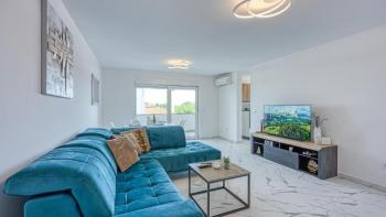 Luxusní byt v Umagu, s výhledem na moře, 2 km od moře 