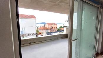 Luxury 3-bedroom apartment in Seget, 200m from the sea 
