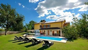 Villa with swimming pool in Labin area, for sale 