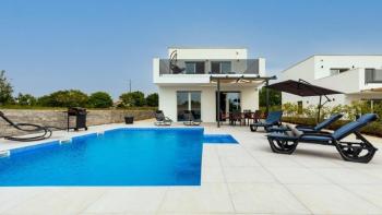 Modern villa in a quiet location in Svetvincenat, for sale 