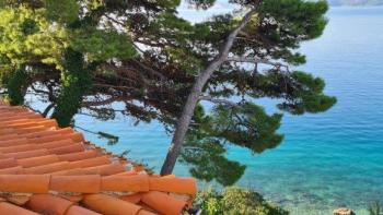 Seltenes Anwesen in erster Meereslinie an der Riviera von Omis, zu verkaufen 