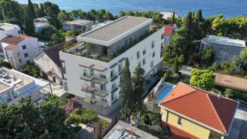 Luxury penthouse mere 100 meters from the sea in Split, for sale 