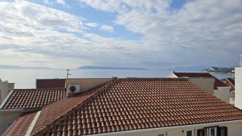 Új épület Tučepiben, 130 m-re a tengertől, eladó 