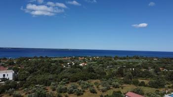 Строительная земля с впечатляющим видом на море, 400 м от моря в Перодже, на продажу 