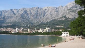 Luxuriöse Wohnung im oberen Stockwerk in neuem Komplex in Makarska, zu verkaufen 