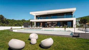 Luxus új villa tengerre néző kilátással a Labin környékén, eladó 