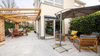 Maison à Milčetići, Malinska-Dubašnica, à 600 m de la mer, à vendre 