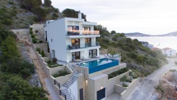 New villa of modern design in Rogoznica, 50m from the sea, for sale 