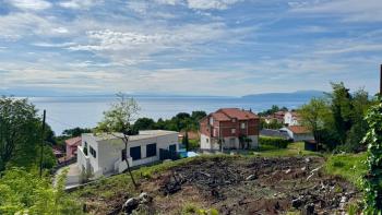 Terrain à Lovran, pour construction de 9 appartements, à vendre 