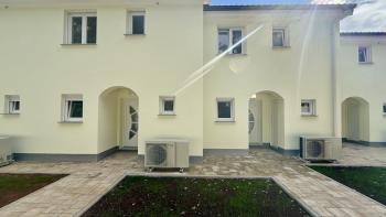 New built terraced house with garden in Viskovo over Rijeka, for sale 