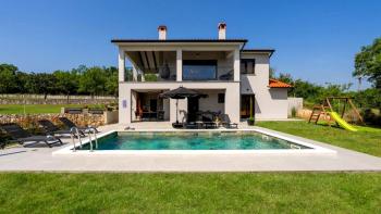 Magnifique villa dans la région de Labin, au cœur de la verdure, à vendre 