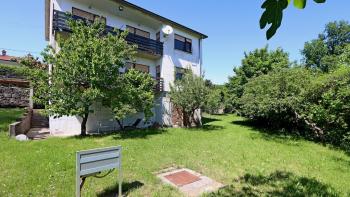 Maison spacieuse à Matulji, avec vue sur la mer, à vendre 