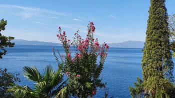 Appartement à Pećine, Rijeka, en première ligne de la mer, à vendre 