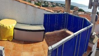 Stone house with a view of the sea in the town of Krk, for sale 