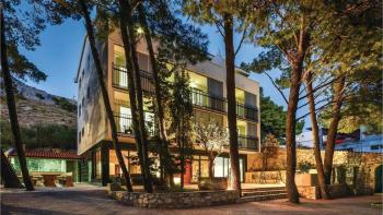 Na sprzedaż luksusowa nieruchomość turystyczna na Riwierze Omis, nowy hotel 5***** 