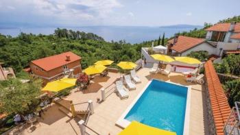 Schöne Villa in Veprinac mit Swimmingpool und fantastischem Meerblick 