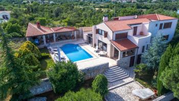 Beautiful villa in Rakalj not far from Pula within green Istrian environment less than 1 km from the sea! 