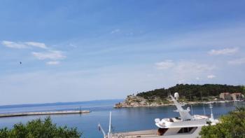 Seafront apartment for sale in Makarska 
