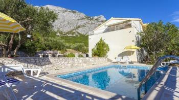 Villa with swimming pool and marvellous sea views on Makarska riviera 