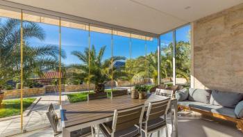 Luxury villa with indoor and outdoor swimming pool in Grizane 
