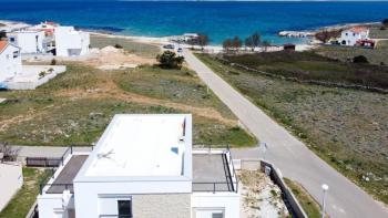 Modern villa with swimming pool, 100 meters from the sea! 