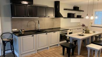 Maison jumelée joliment décorée dans un excellent emplacement à Rovinj à 400 mètres de la mer 
