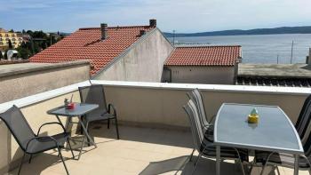 Apart-house with 4 apartments 30 meters from the sea in Selce, Crikvenica riviera 