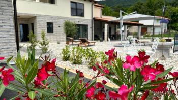 A beautiful villa in Icici, Poljane with a swimming pool and a view of the sea in a secluded area 
