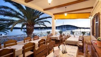 Wunderschönes Gastronomieobjekt in Rogoznica direkt am Meer 