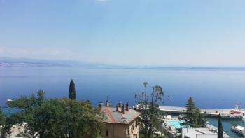 Apartment in a beautiful Austro-Hungarian villa, mere 40 meters from the sea 