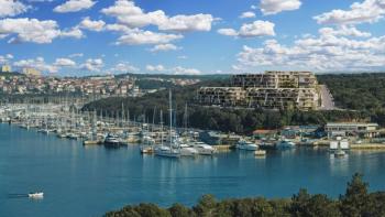 Magnificent apartment in a new luxury 1st line complex in Pula suburb, right by high-end yachting marina 